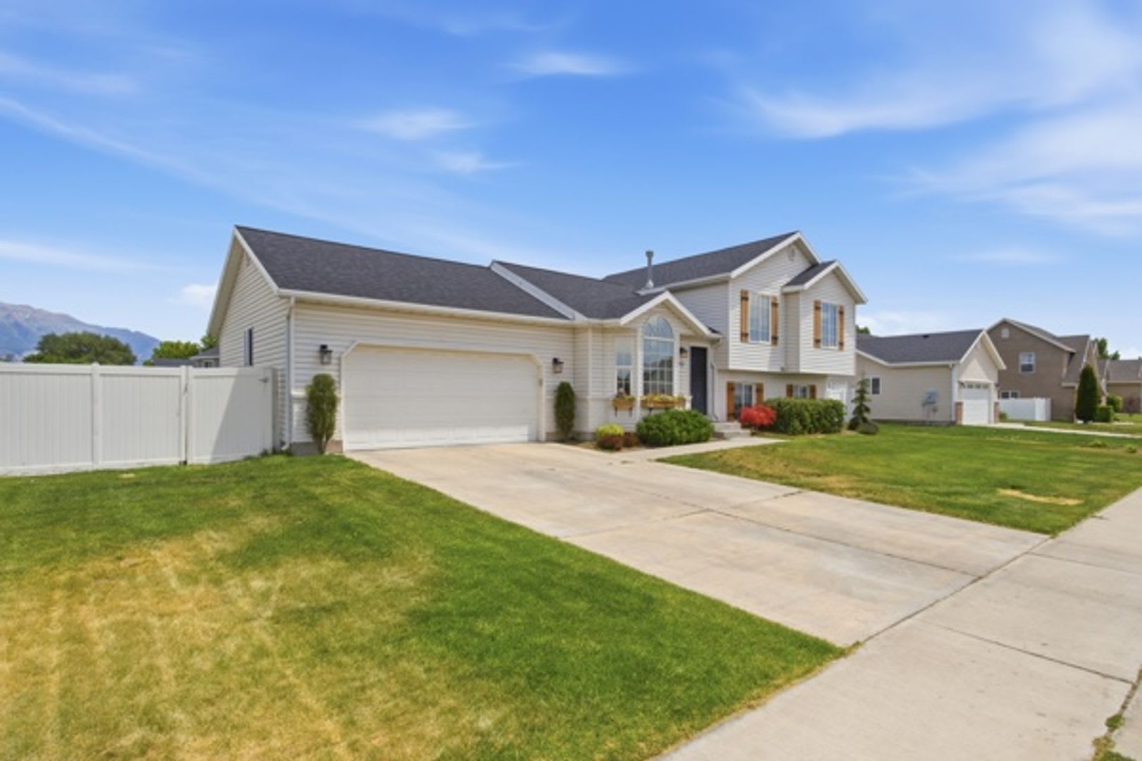 Gorgeous Lehi Home – photo 2