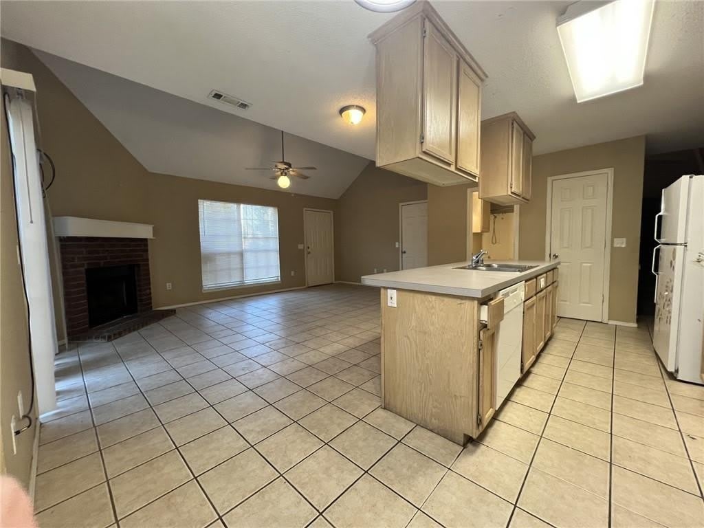 1629 N Saddlehorn Avenue – photo 2