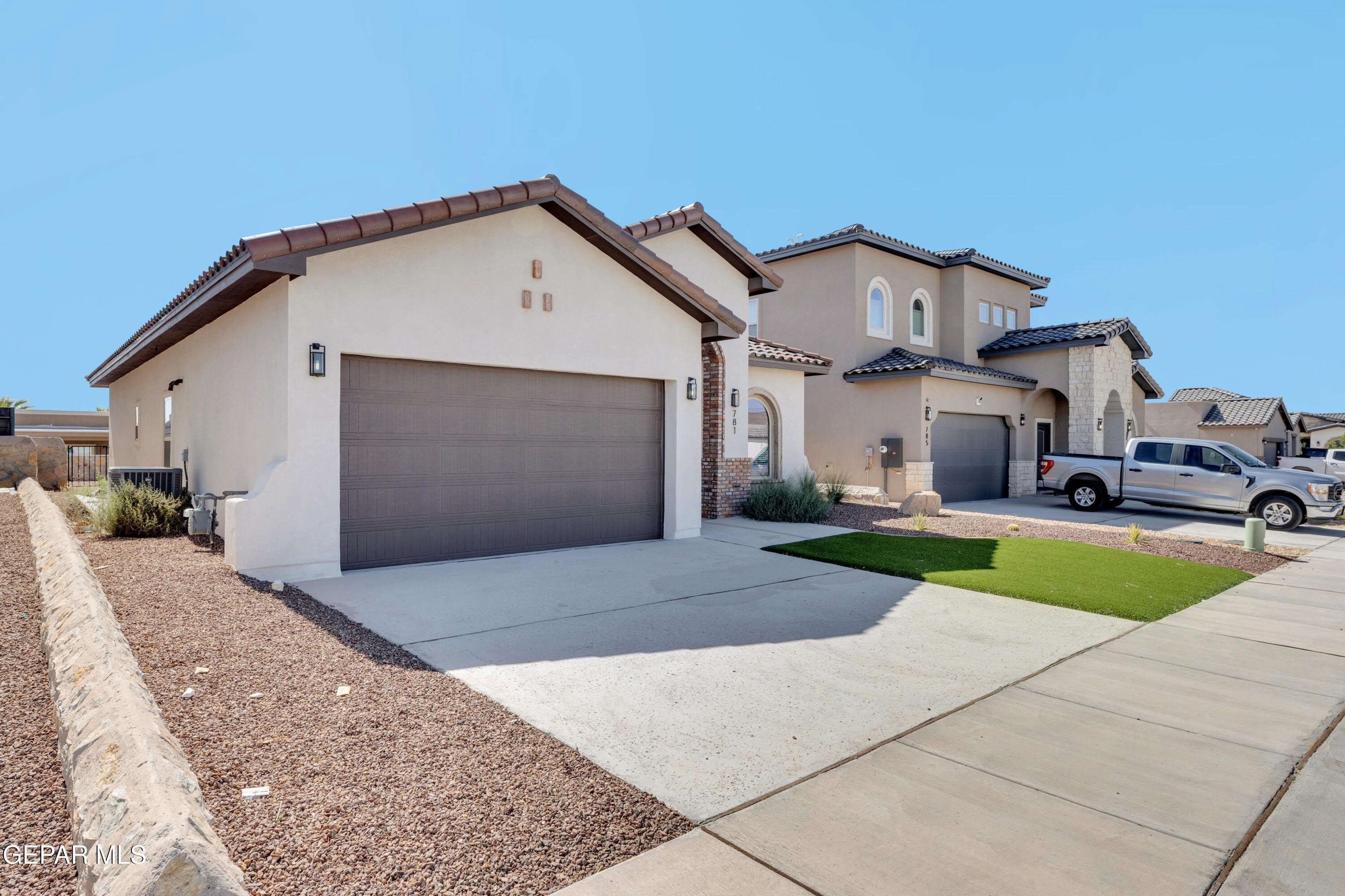 781 CEDARWOOD Avenue – photo 3