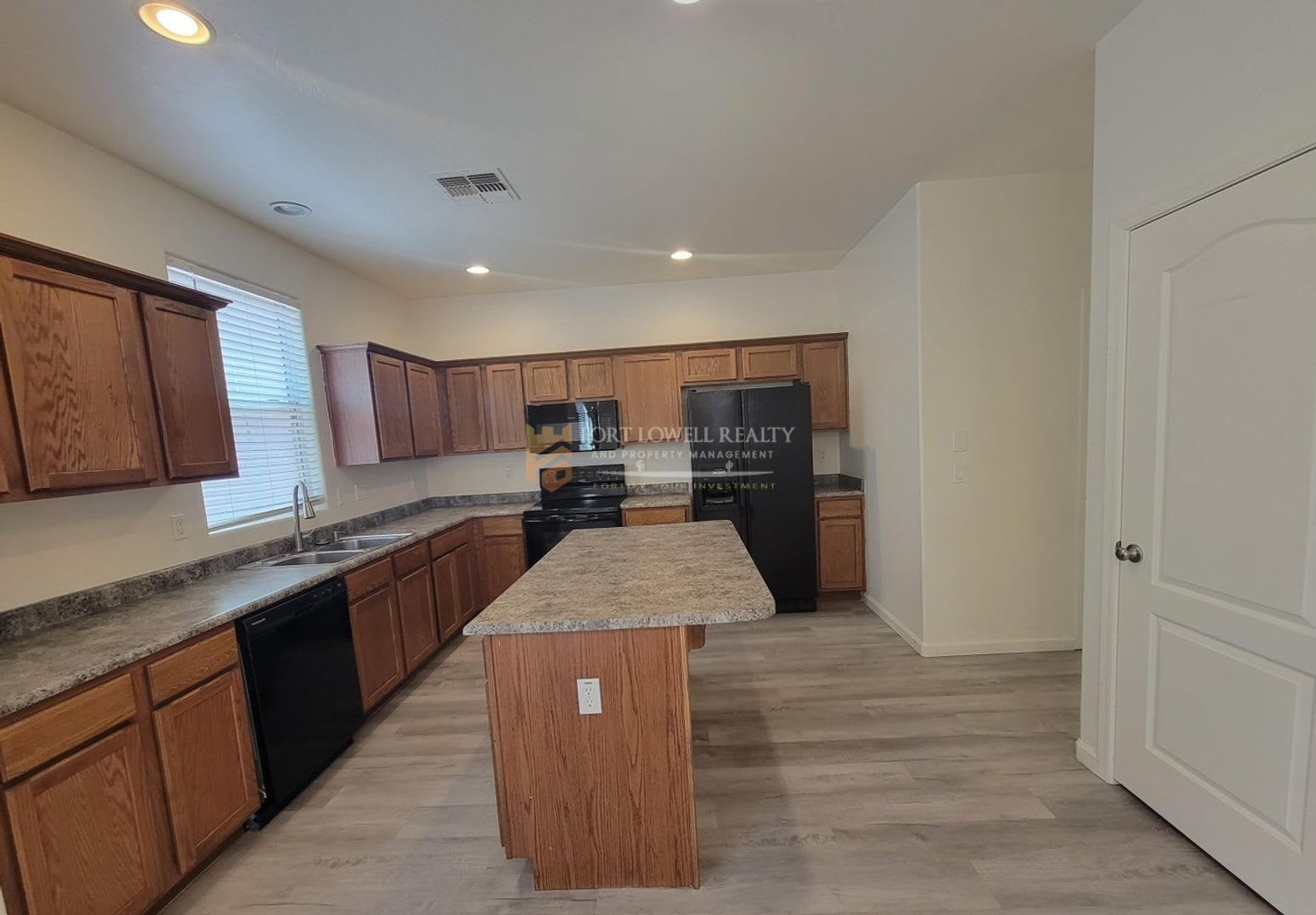 3 Bedroom 2 5 Bathroom Home Available Now – photo 5