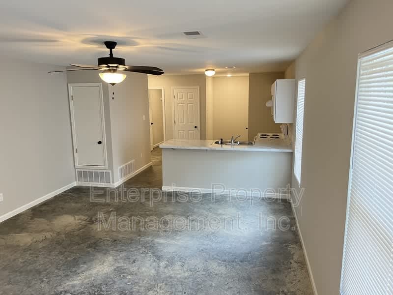 2645 Mirror Avenue – photo 2