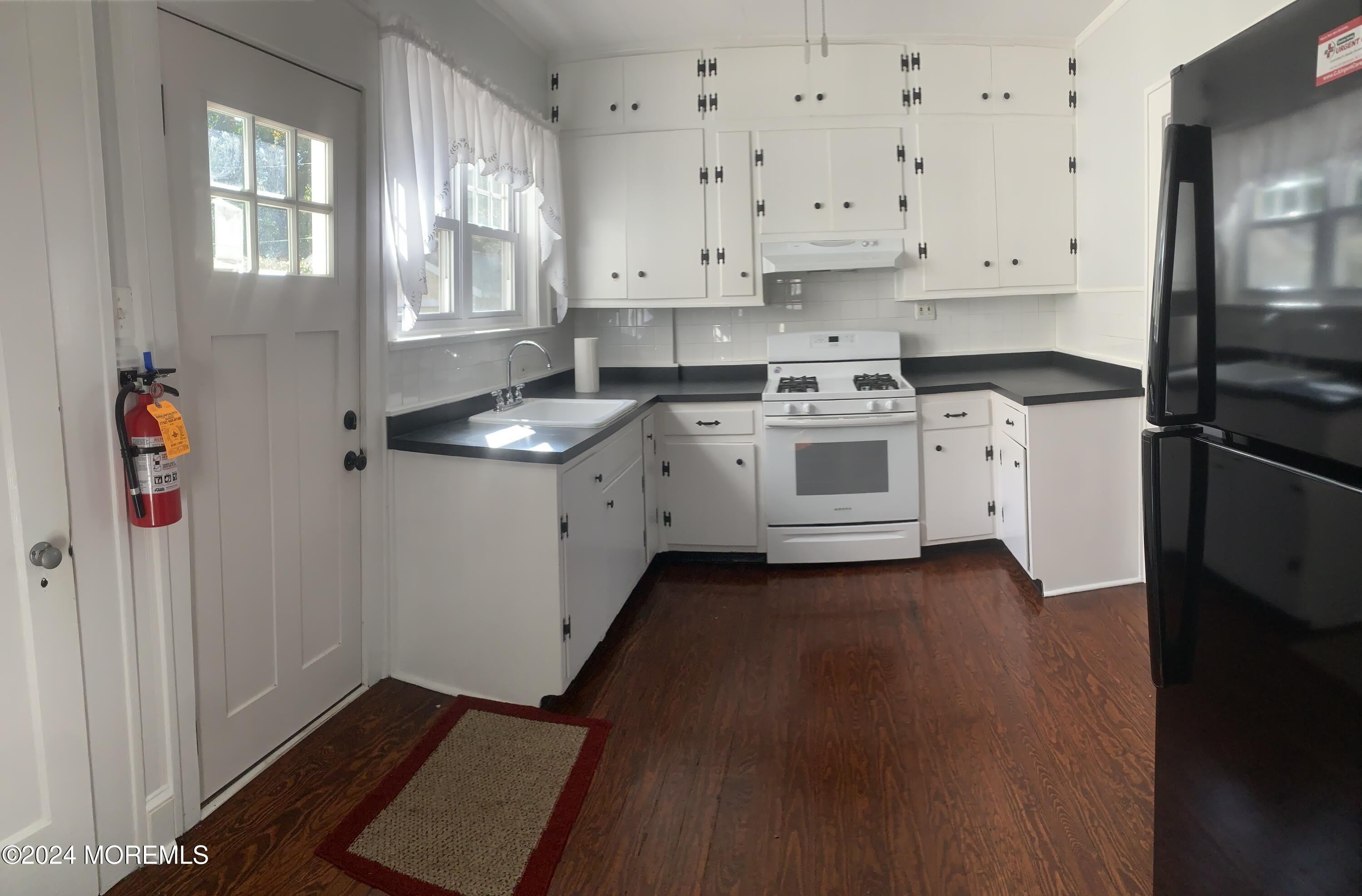 16 Norwood Court – photo 4
