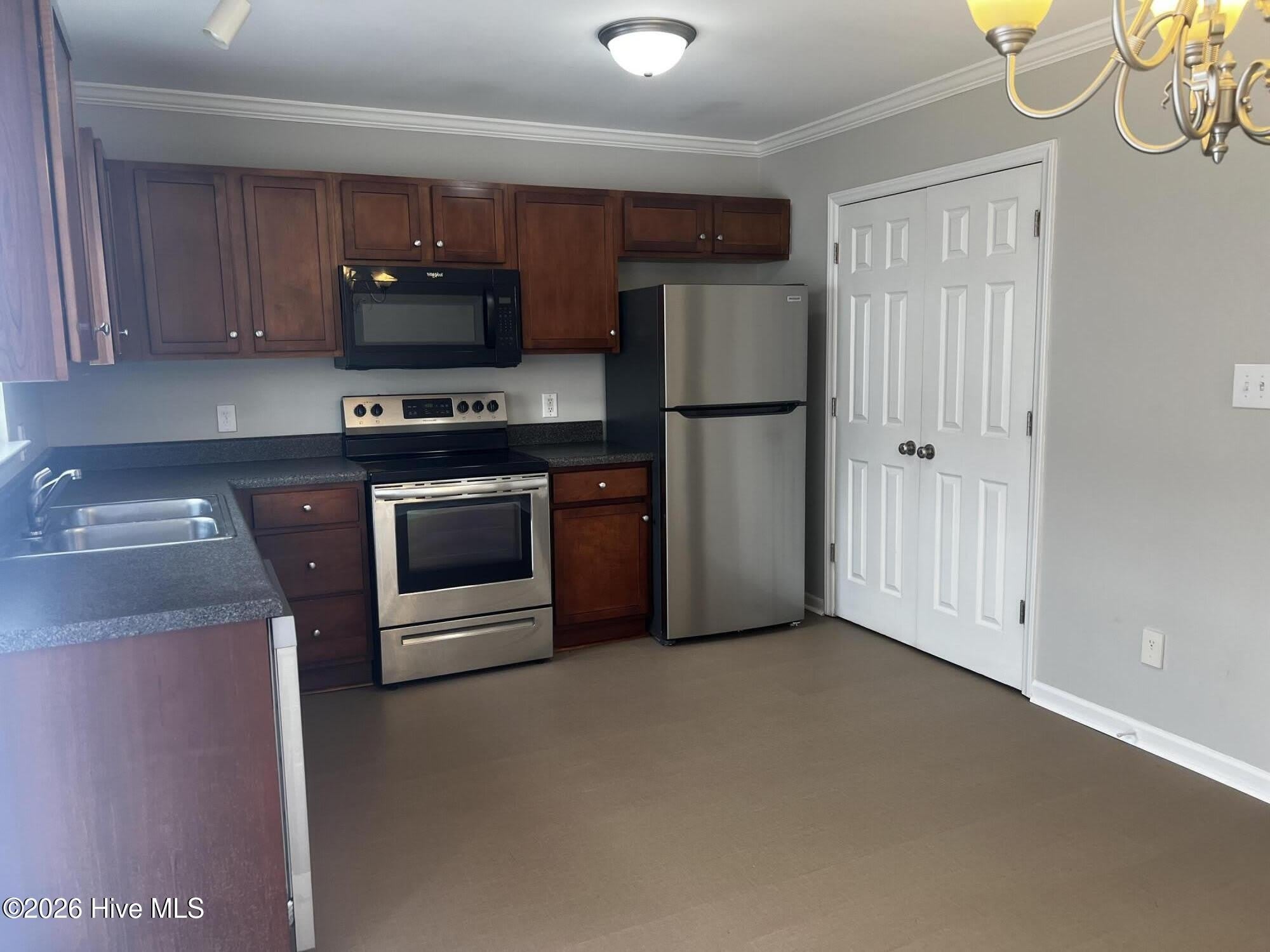 1500 Manning Forest Drive – photo 5