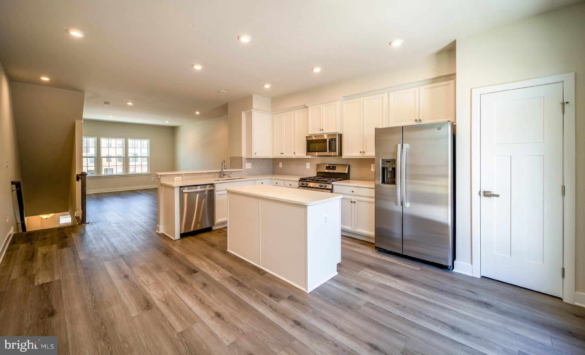 14064 SUNRISE VALLEY Drive – photo 2