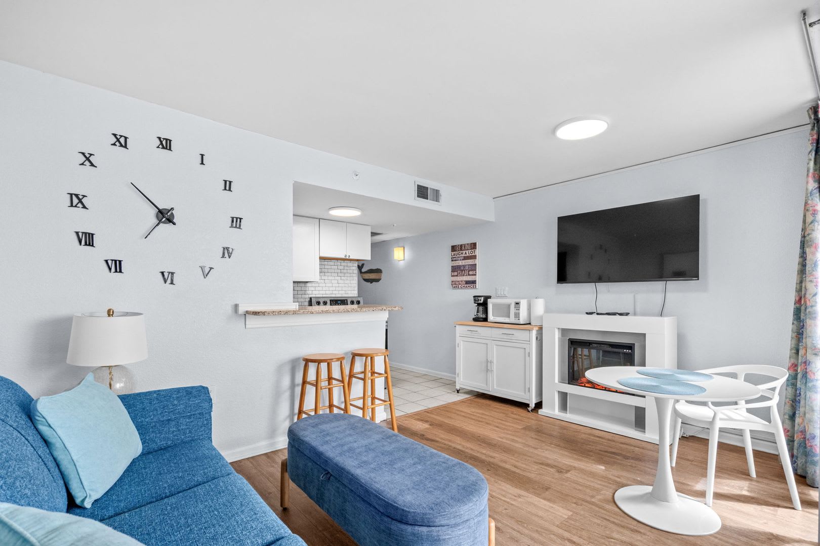 Cozy Coastal Escape for Snowbirds! 1 BR Oceanfront Condo (Oct-Mar) – photo 4