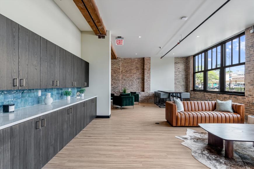 2032 N Clybourn Ave – photo 4