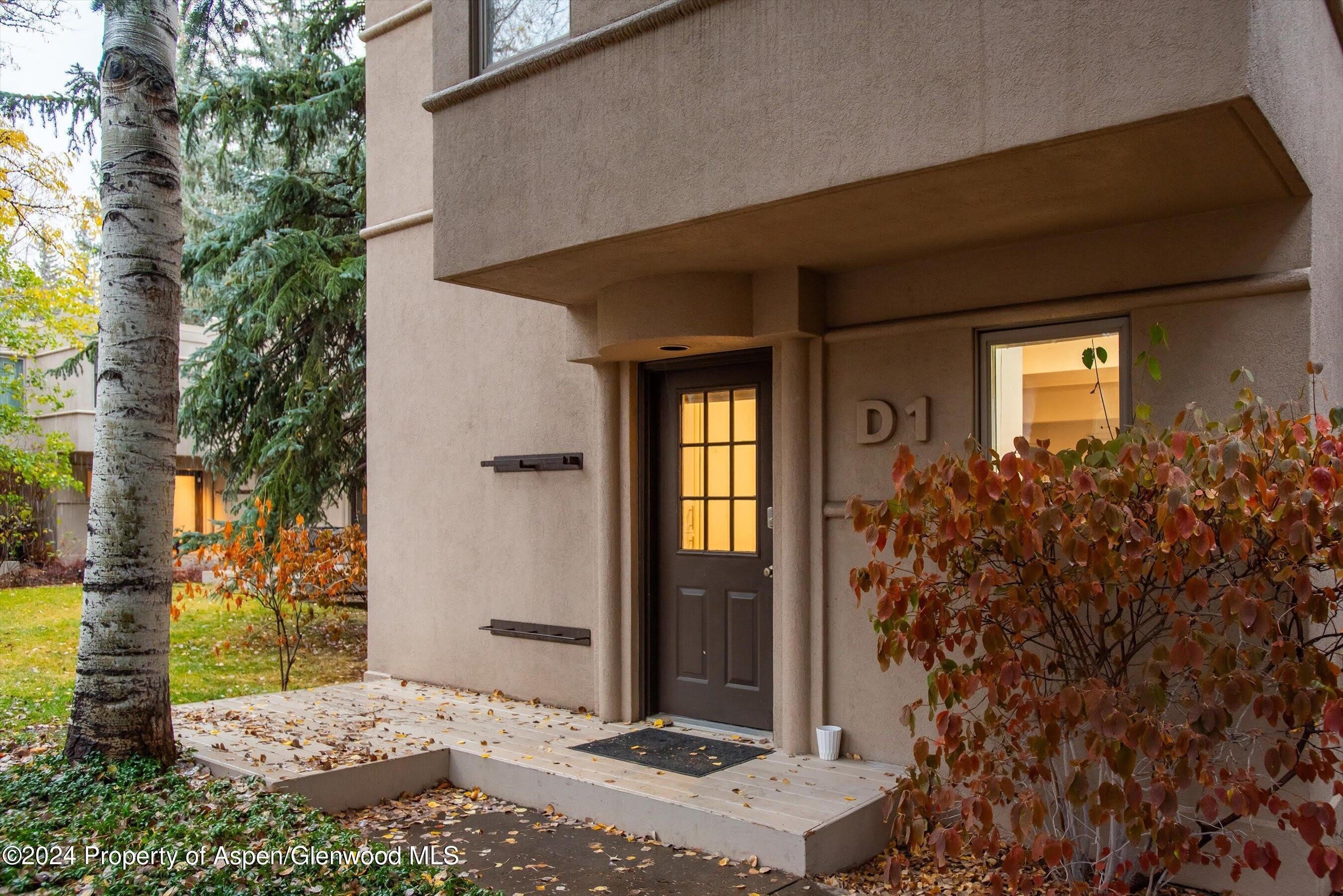 814 W Bleeker Street – photo 2