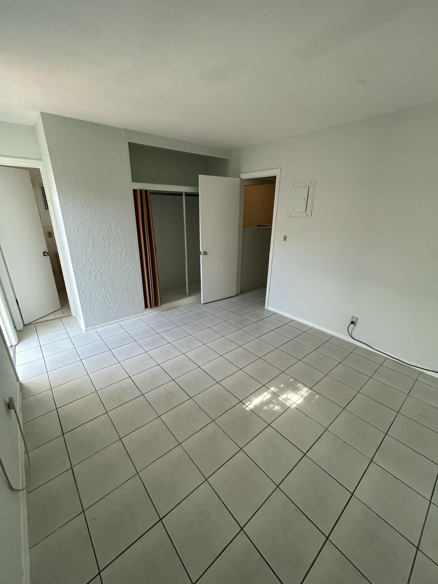 5881 NE 18th Avenue – photo 3