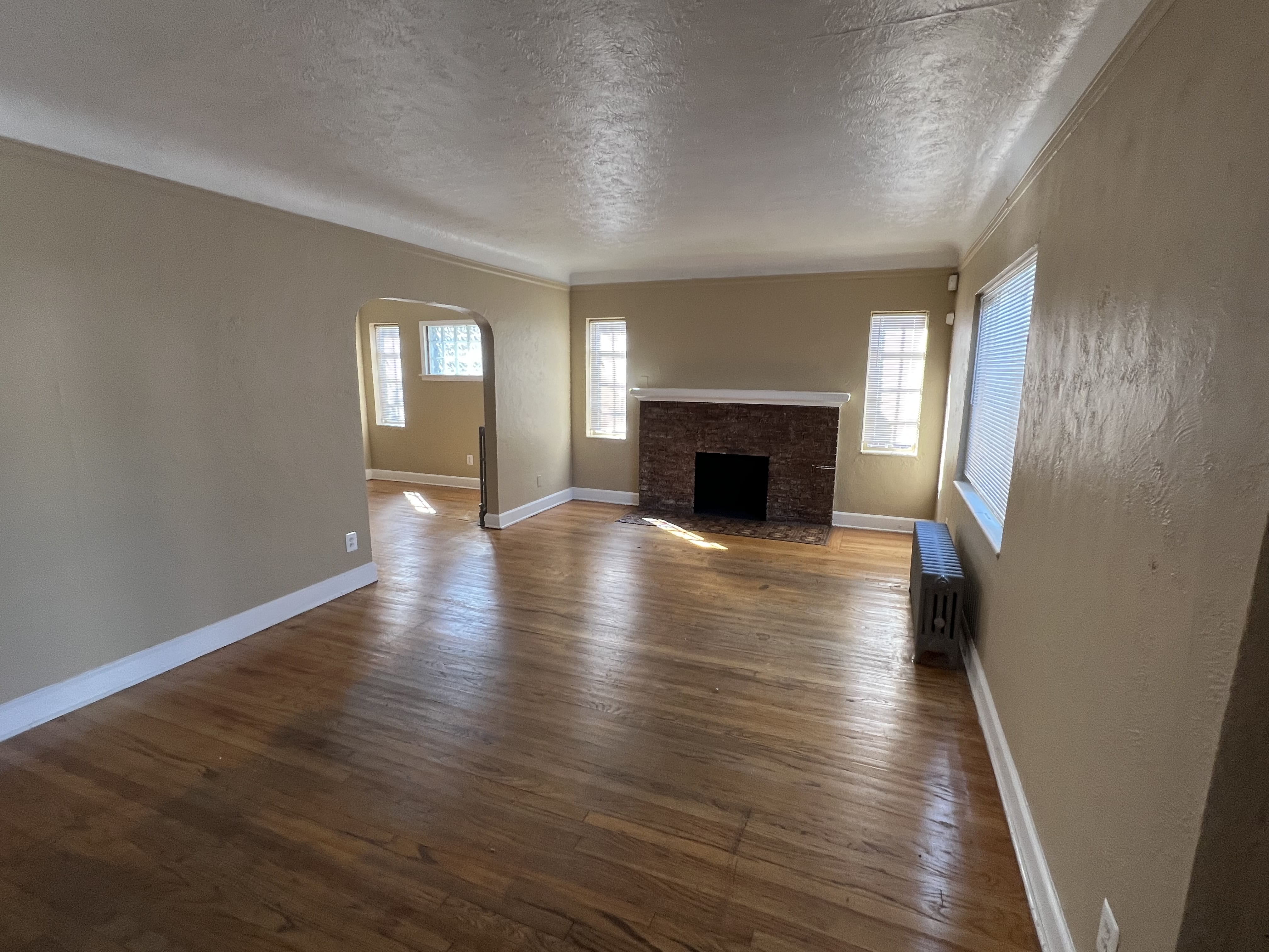 16818 Vaughan St – photo 2