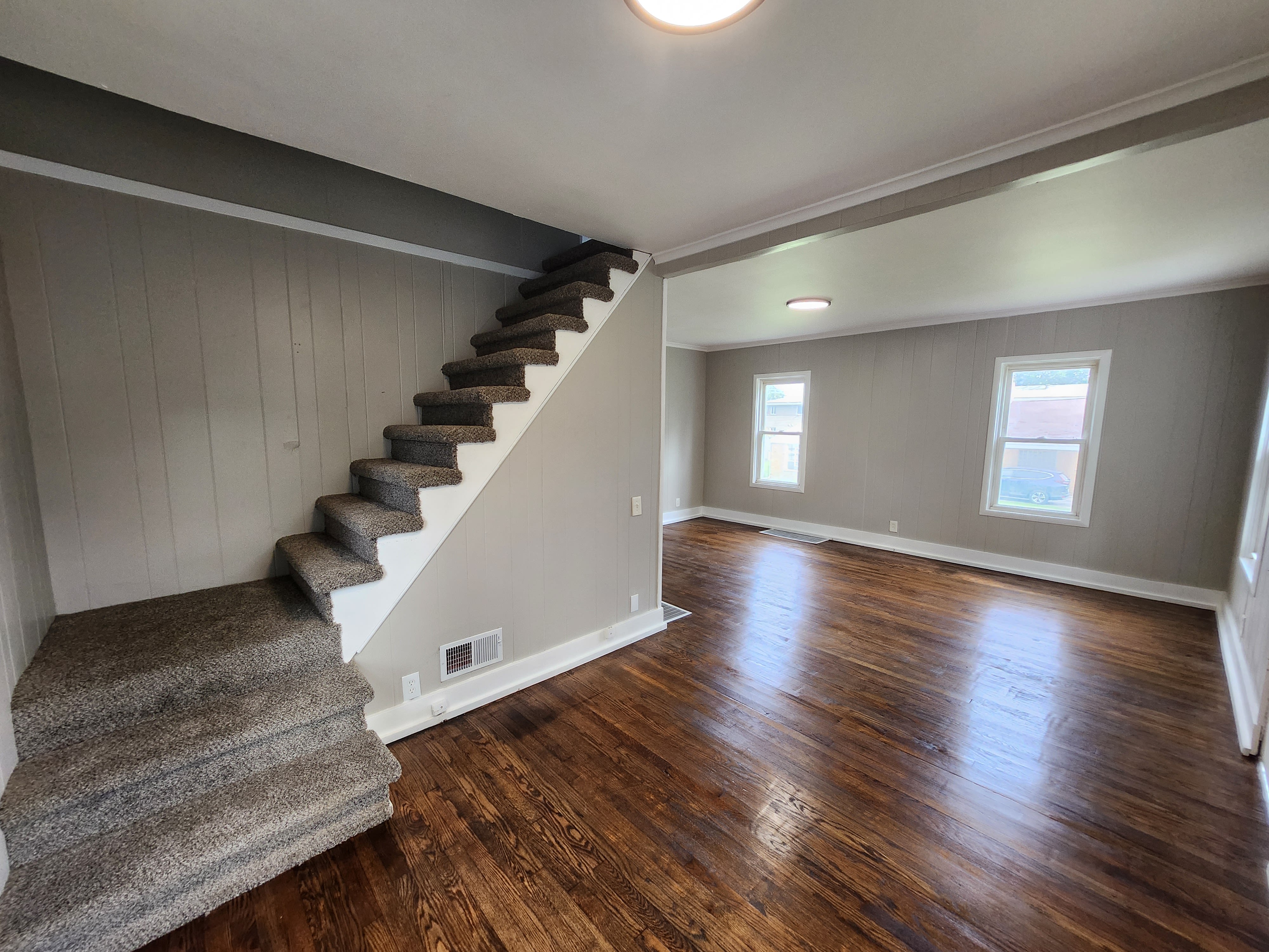 419 Lillian Ave – photo 2