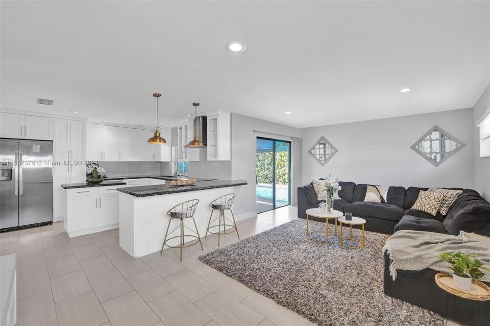 21332 NE 18th Pl – photo 2
