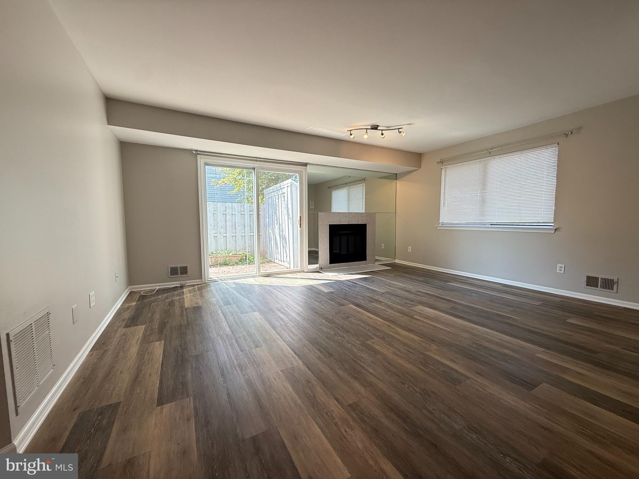 63 HILLCROFT Way – photo 2