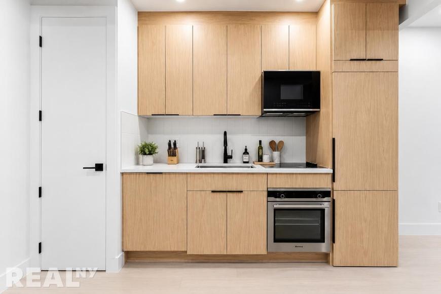 1503 Eighth Avenue – photo 2