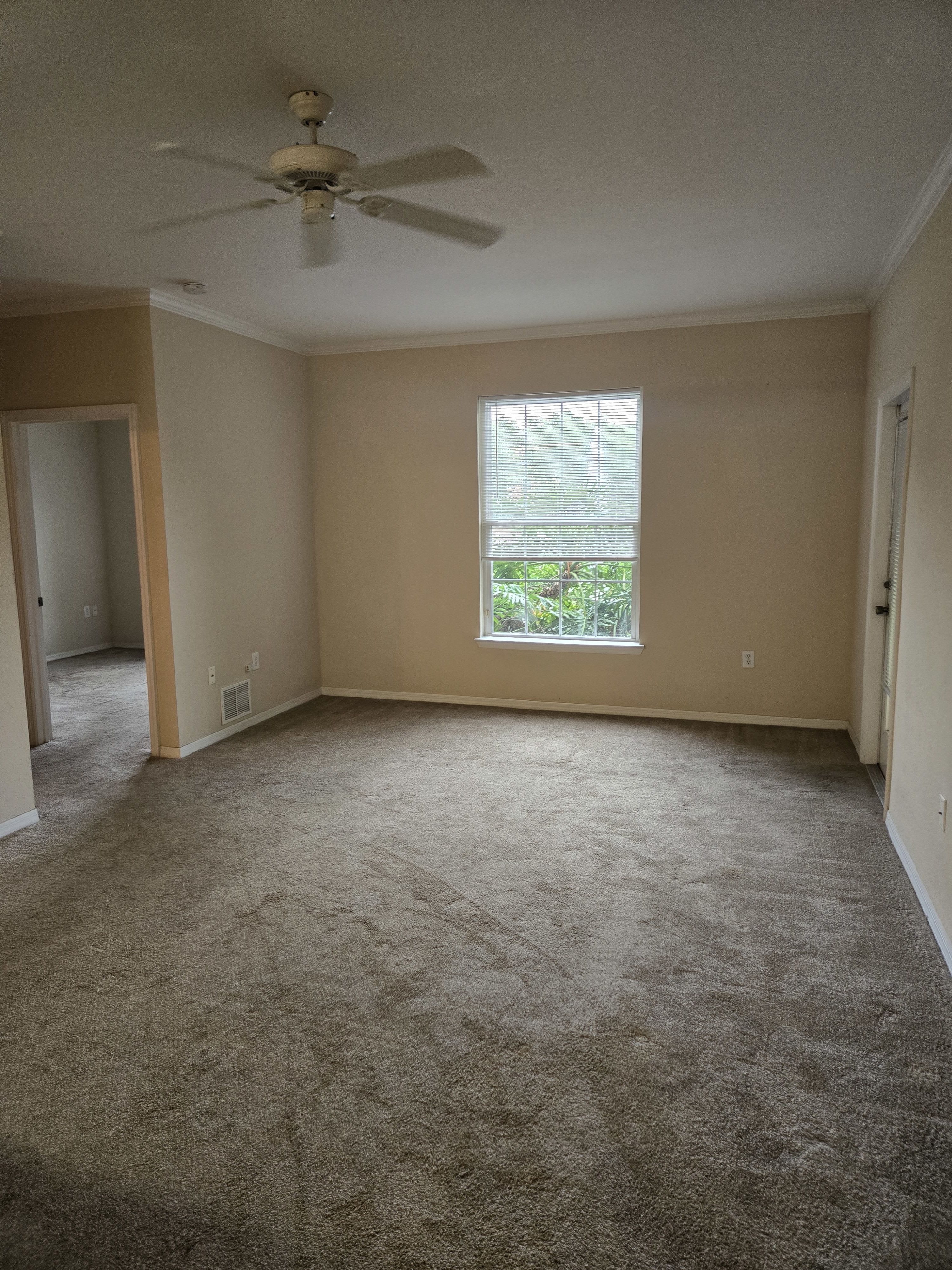 10213 Courtney Palms Boulevard 103 – photo 2