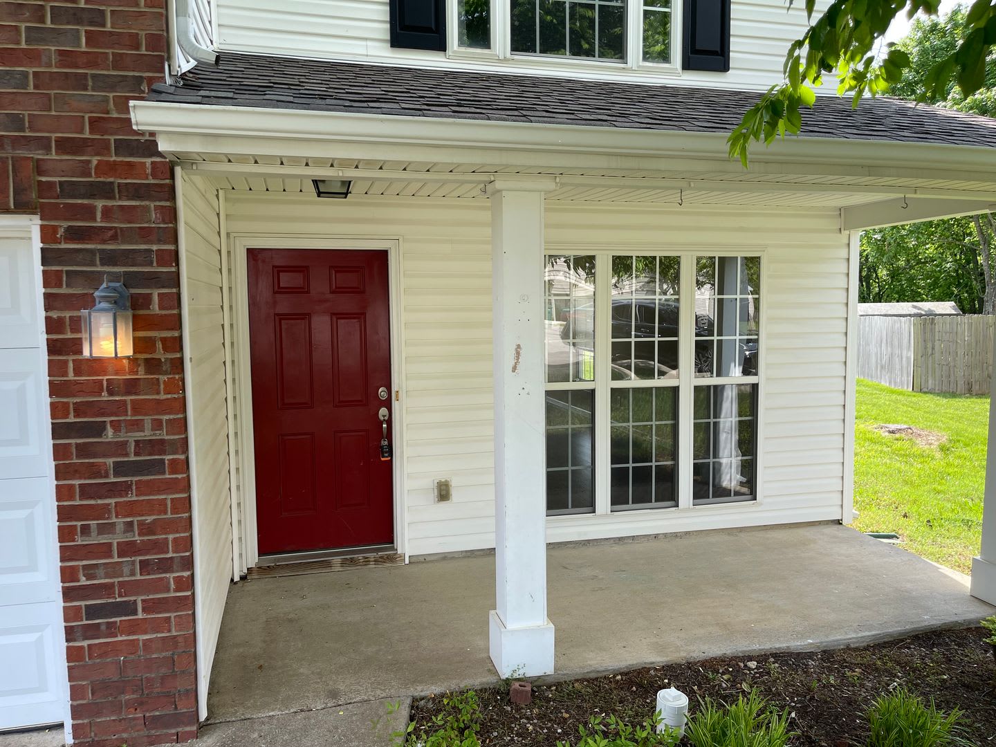 Spring Hill Gem in a Wonderful Location! – photo 2