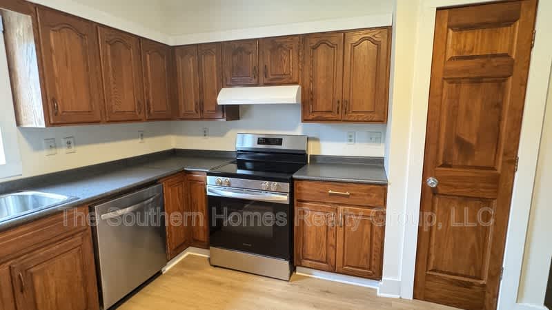 112 Douglas Street – photo 4