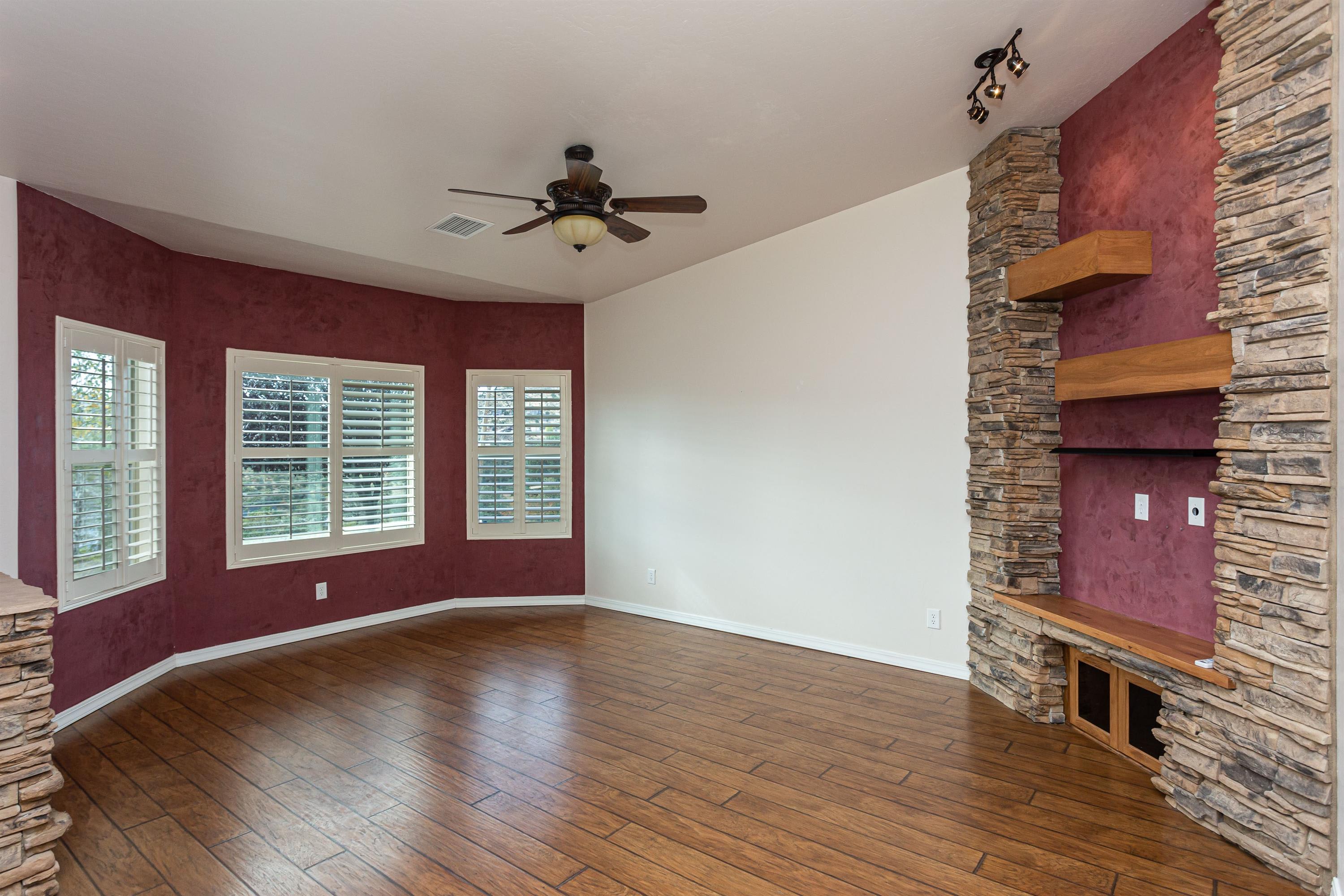 4760 Amber Rd – photo 4