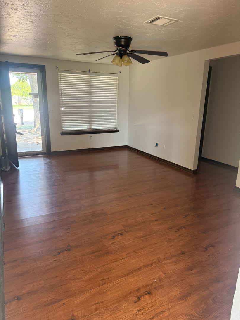 **Updated Home in Smoking Oaks Addition** – photo 3
