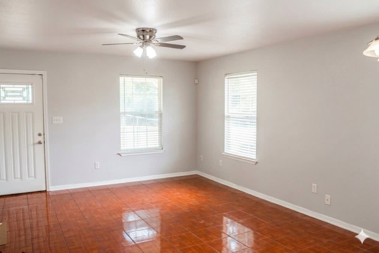 1610 Saxon Street – photo 3