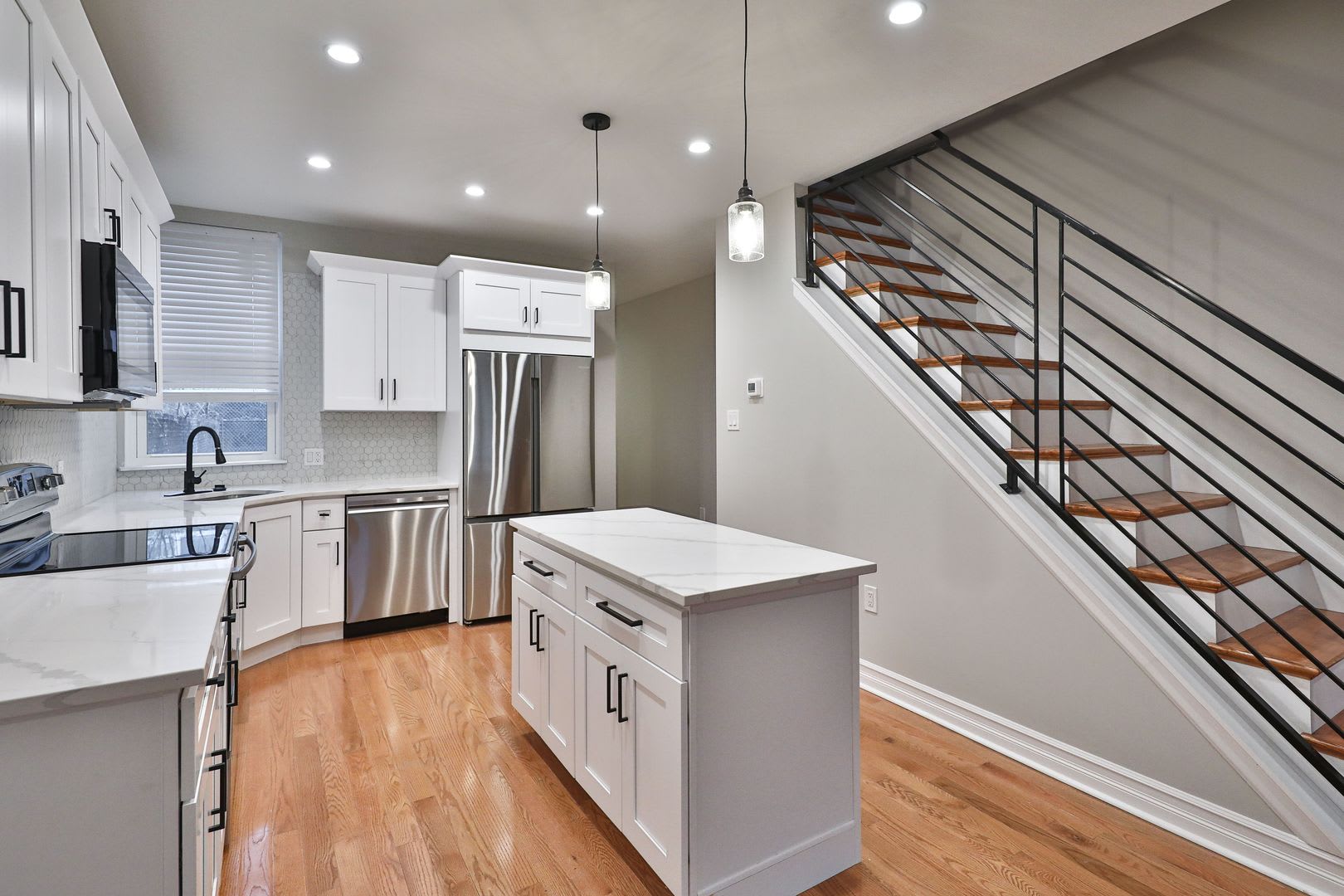 Amazing Fully Renovated 3 bed 2.5 Bath Brewerytown Home! – photo 1