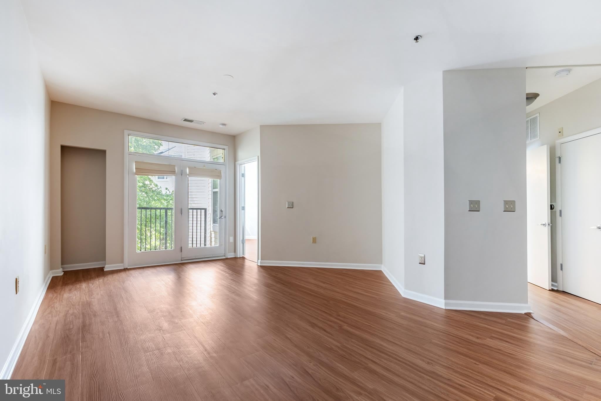 1201 E WEST Highway – photo 5