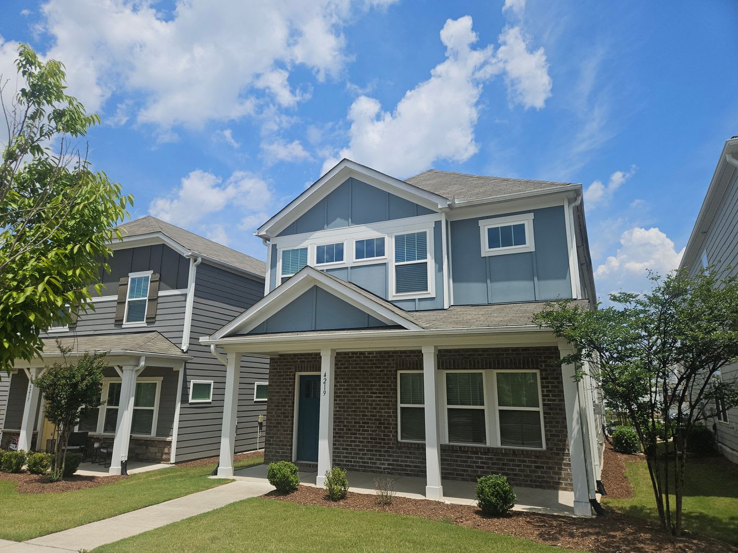 Gorgeous 3Br 2.5Ba Home in Cary! Available Now! – photo 1