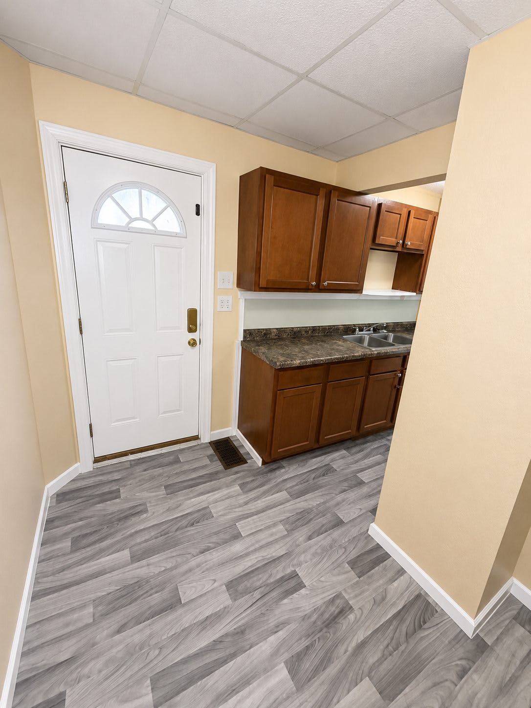 112 30th Ave N – photo 1