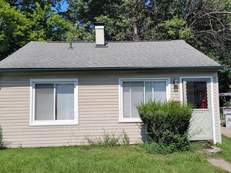 1449 East Harry – photo 2