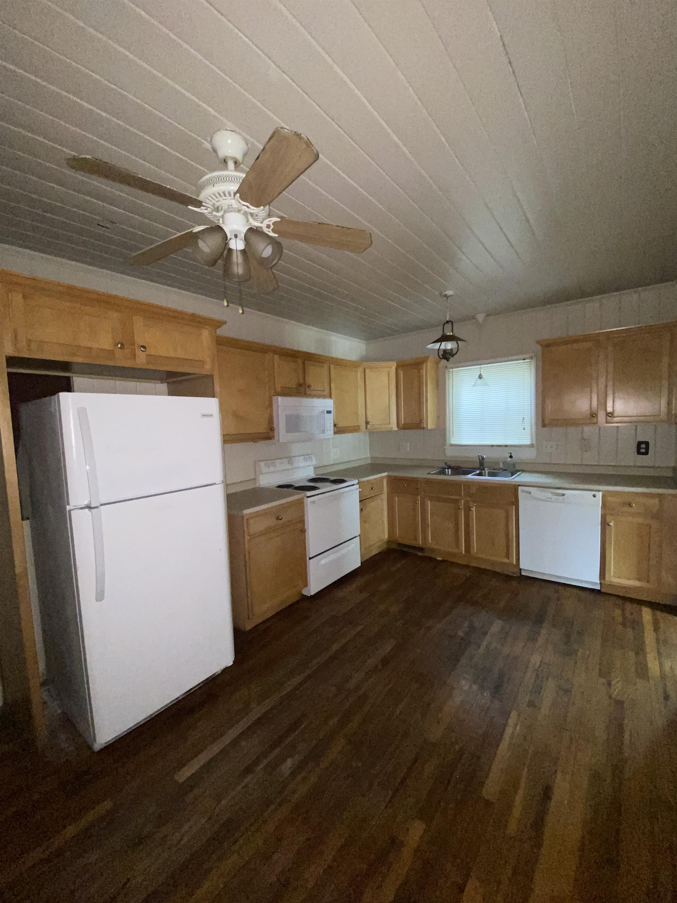 328 Roger Ave – photo 3