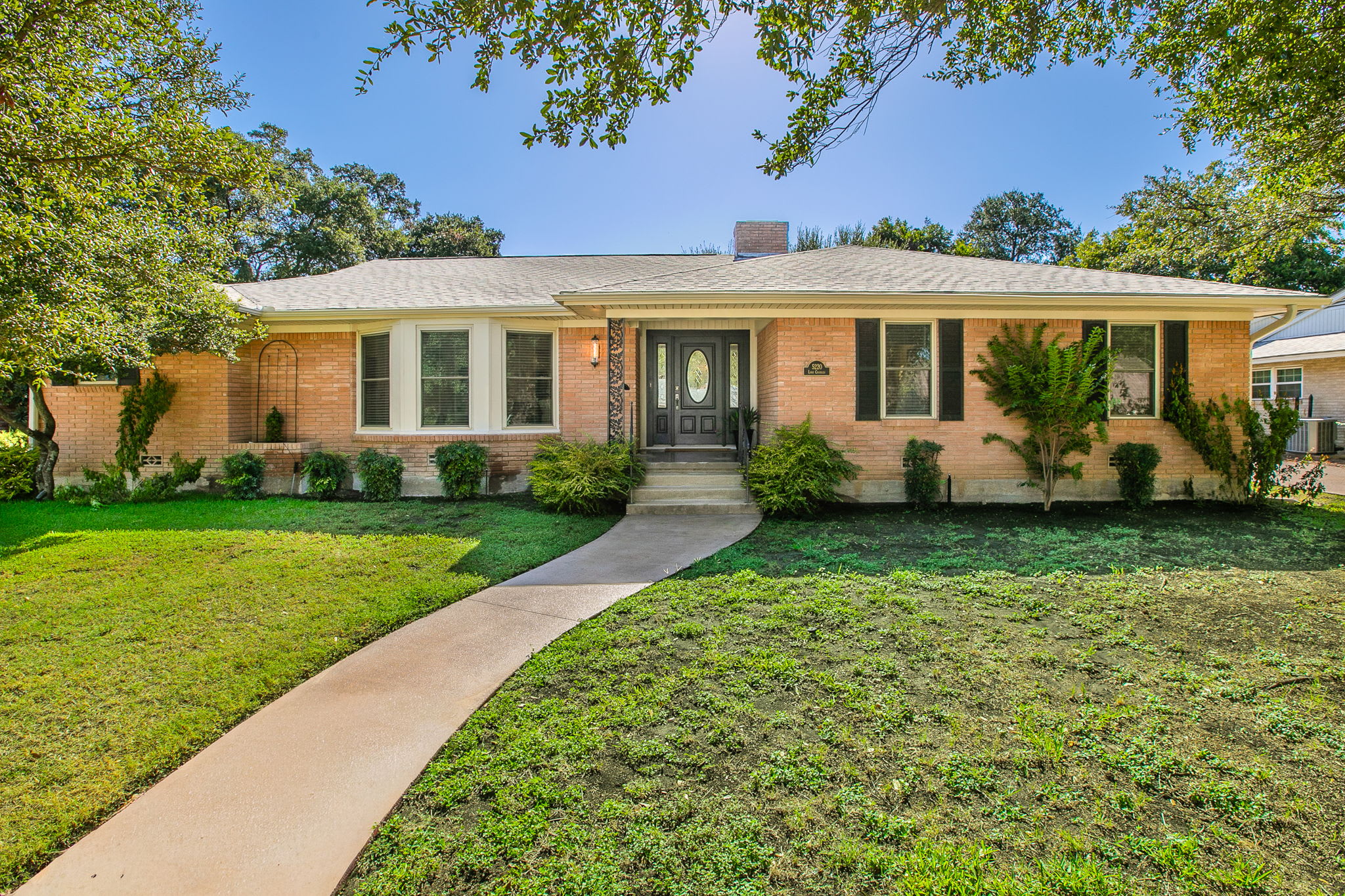 5220 Lake Charles Drive – photo 1