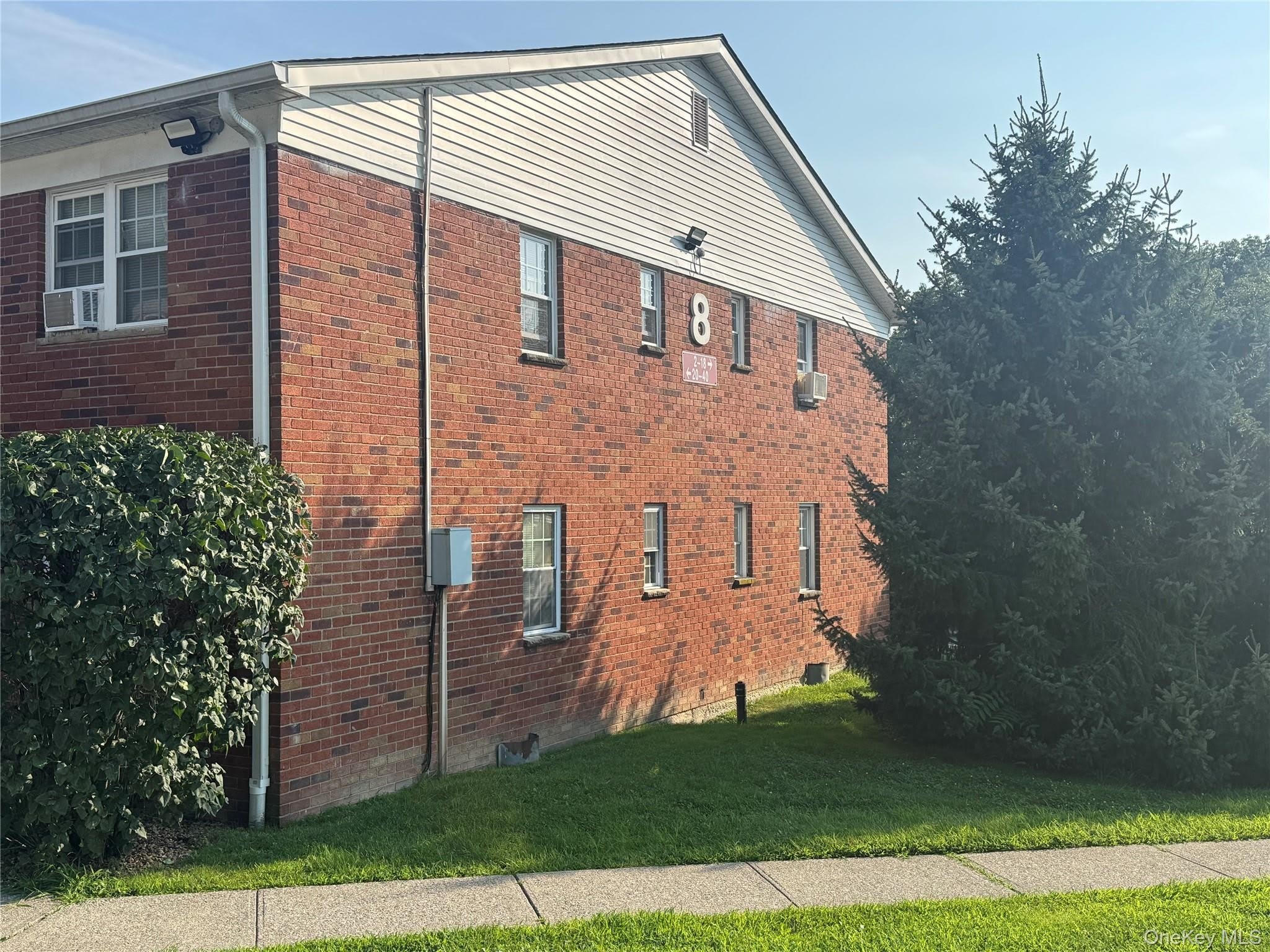 8 Colonial Road – photo 4