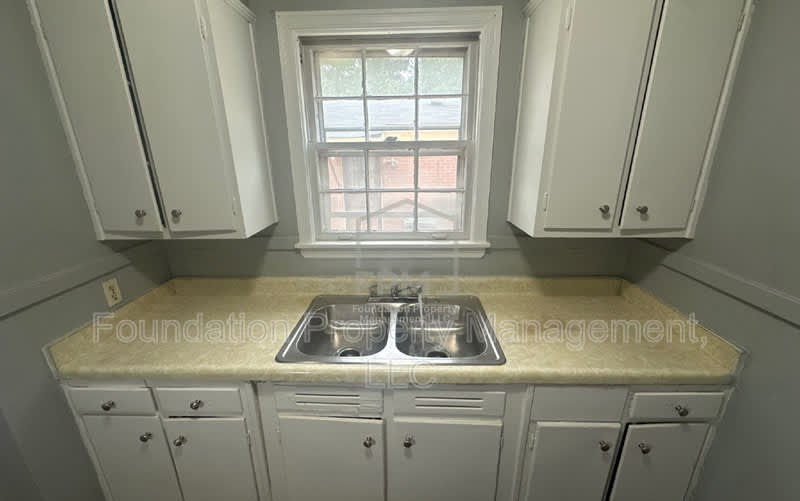 3326 Rosamond Avenue – photo 4