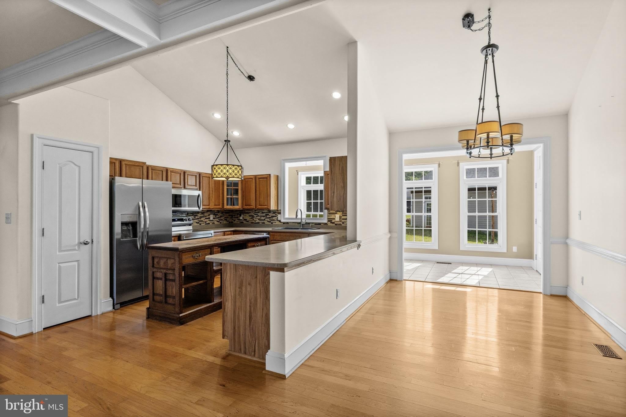 9725 BROCK Road – photo 4