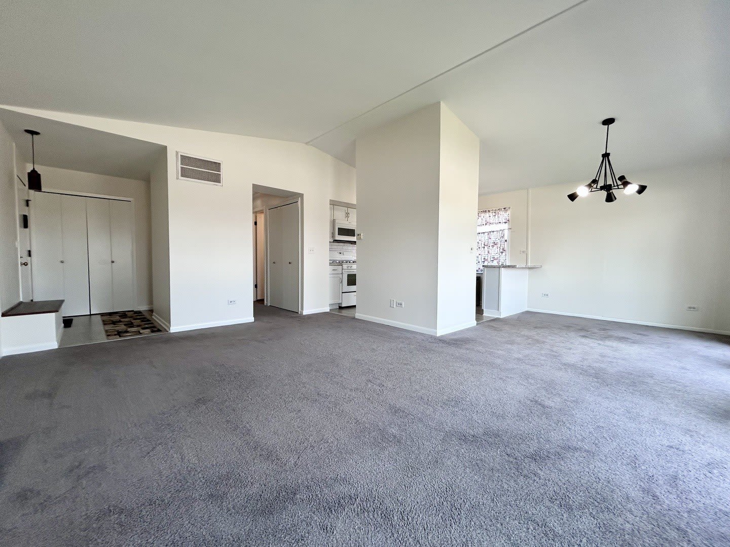 5820 Wilshire Court – photo 4