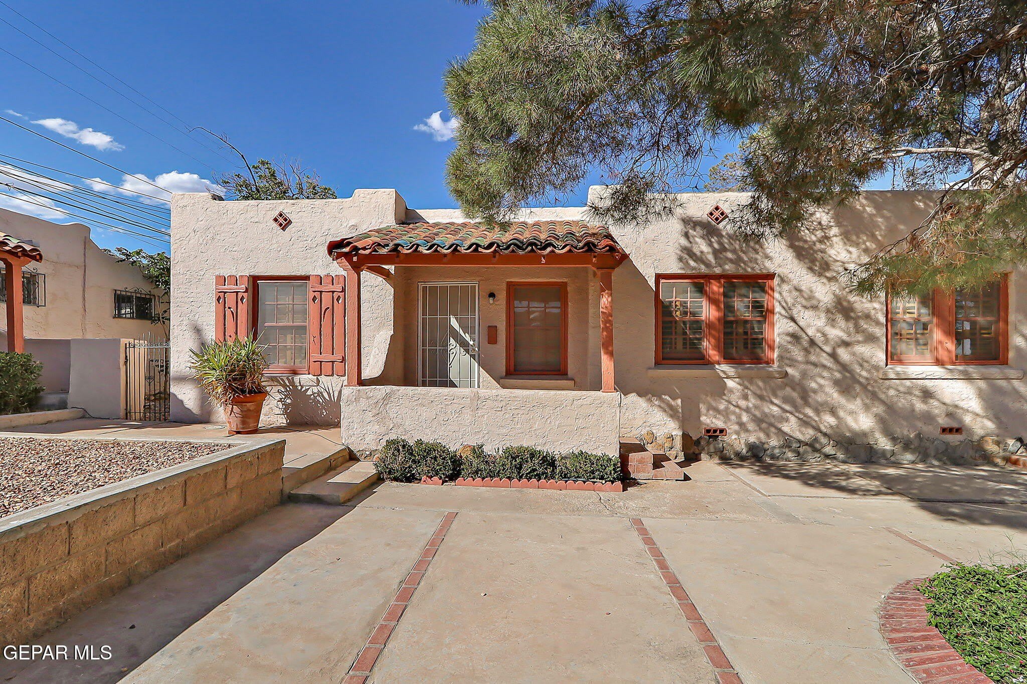 2621 Grant Avenue – photo 3