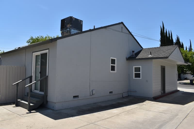 1720 Bessie Avenue – photo 4
