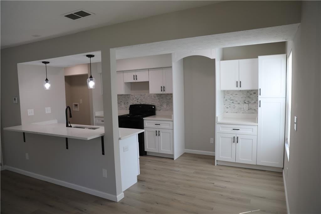 1321 Surrey Lane SW – photo 3