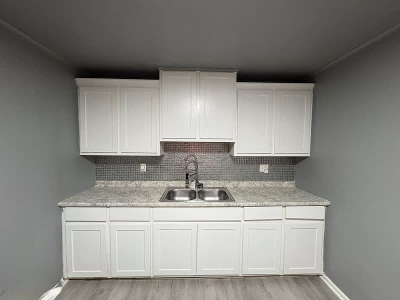 3514 North Hartford Avenue – photo 3