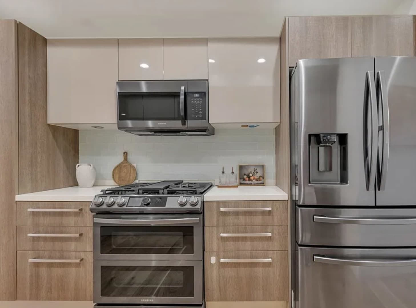 Hidden-Gem Townhouse in WeHo: 2 Bed/2.5 Bath, Private Entrance + Patios, 2 Parking, Norma Triangle – photo 5
