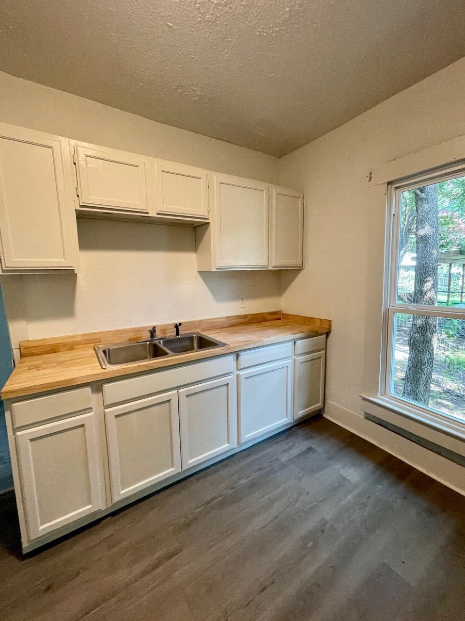 1020 Clinton Street – photo 4
