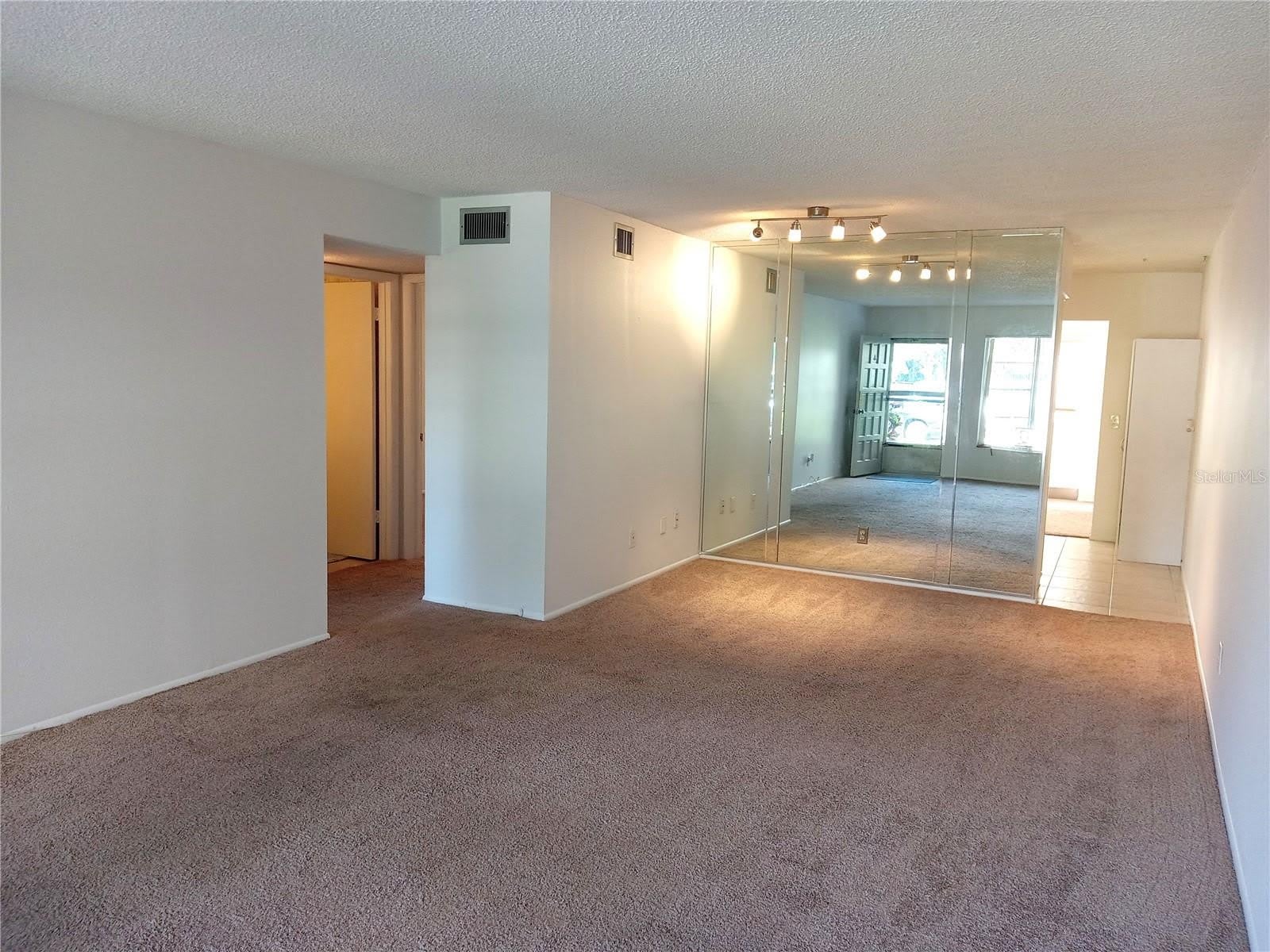 2427 RHODESIAN Drive – photo 5