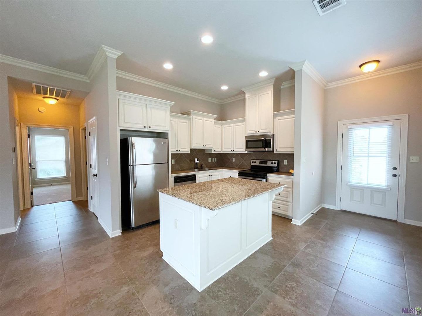 3 Bedroom House in a Gated Community – photo 4
