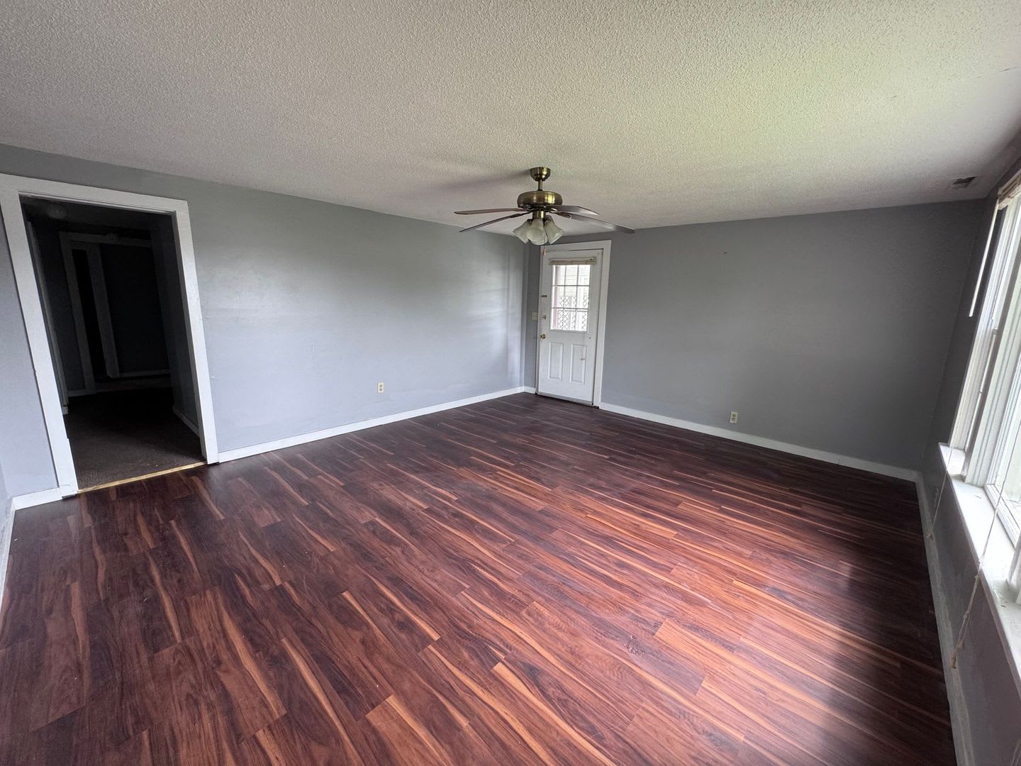 587 S Main Street – photo 3