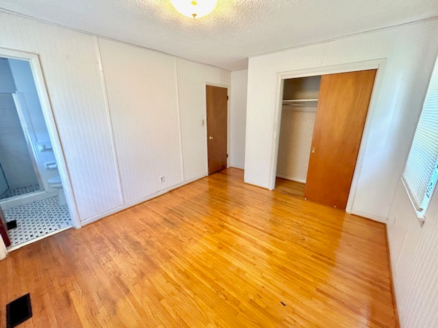 Available soon-6/9/26. Charming single-story home in the heart of Huntsville! – photo 3