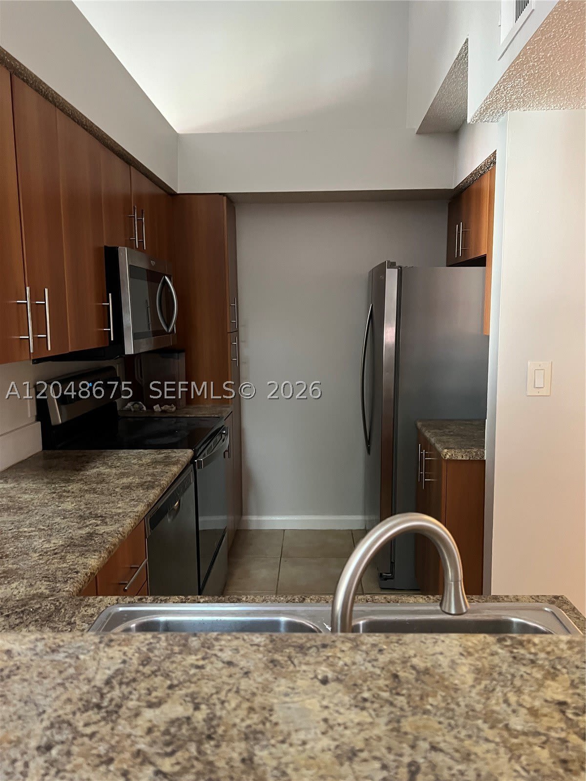 1365 Crystal Way – photo 2