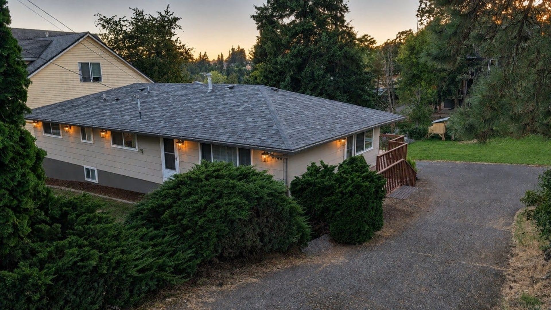 Beautiful 6 Bedroom Home In West Linn S Sunset Neighborhood With Huge Daylight Basement Large Private Yard Oversized Deck – photo 2