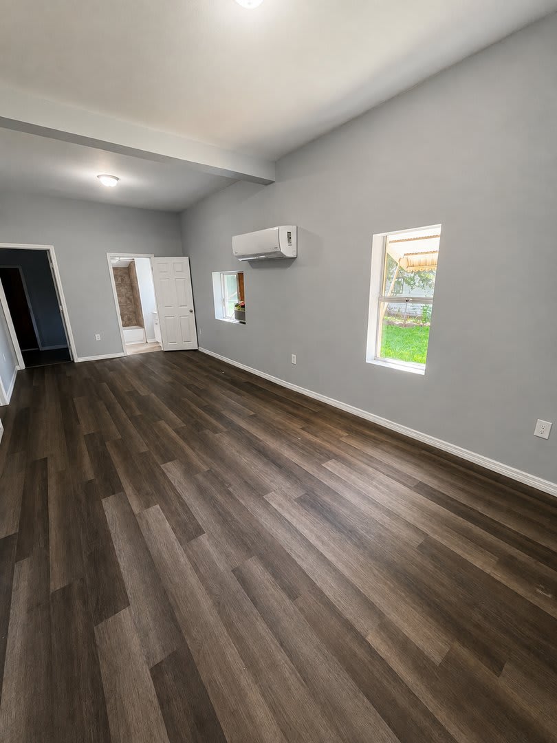 GORGEOUS 3BR/2BA Near Downtown w/ Garage & 3 Carports! – photo 3