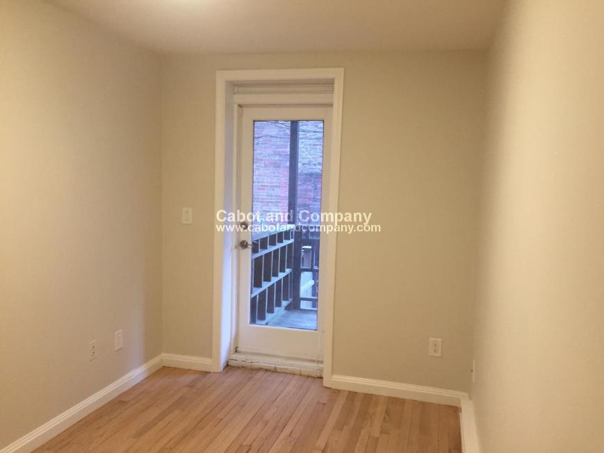 33 Hanson St – photo 5