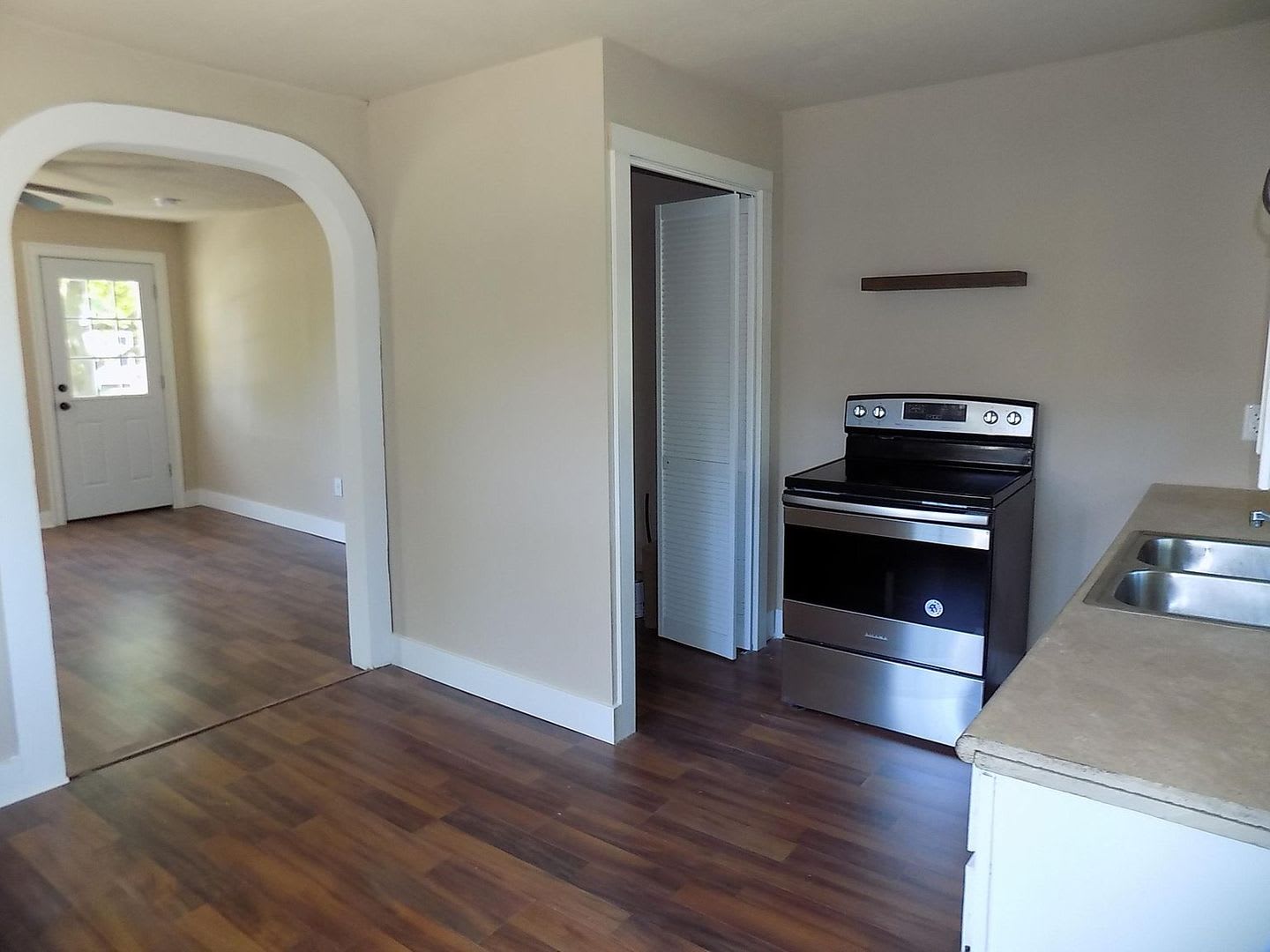 Check out this cozy home! COMING SOON – photo 5