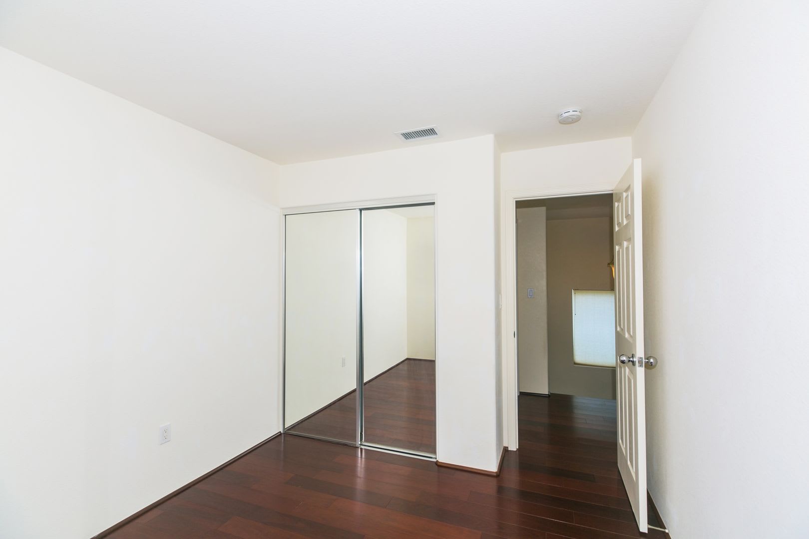 Pet Friendly Property Ocean Pointe: 3-bed, 2.5 bath single family home now available! – photo 4